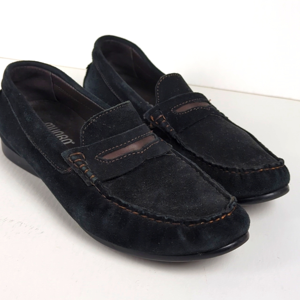 MUNRO Women's American Ramie Black Suede Driving Shoe Loafers